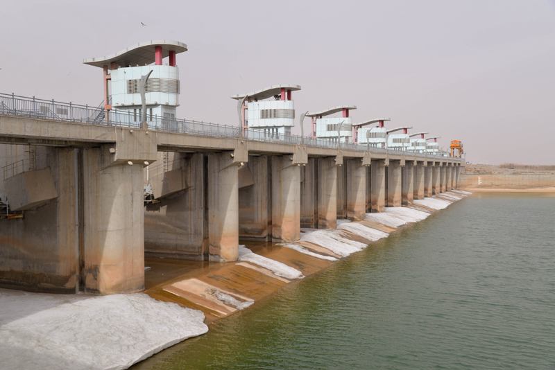 內(nèi)蒙古烏海市S33新地黃河大橋施工_供應(yīng)錨具張拉設(shè)備